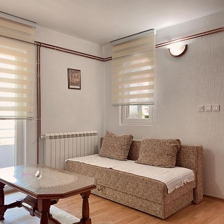 Apartman Konatar Τσέτινιε Εξωτερικό φωτογραφία